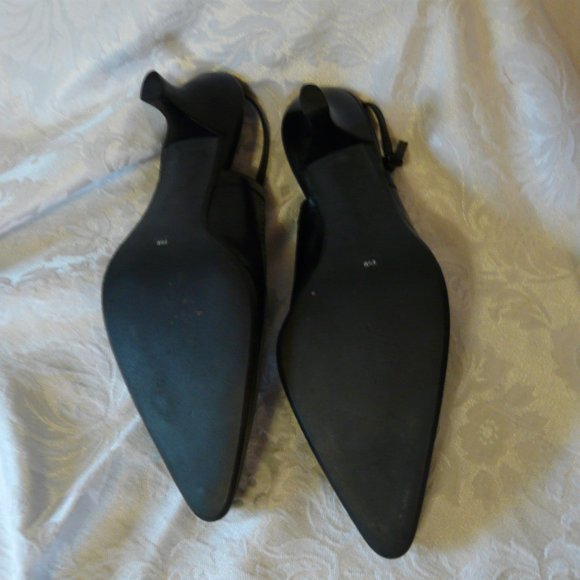 Franco Sarto Black and Wine Leather Kitten heel Pumps - Picture 13 of 16
